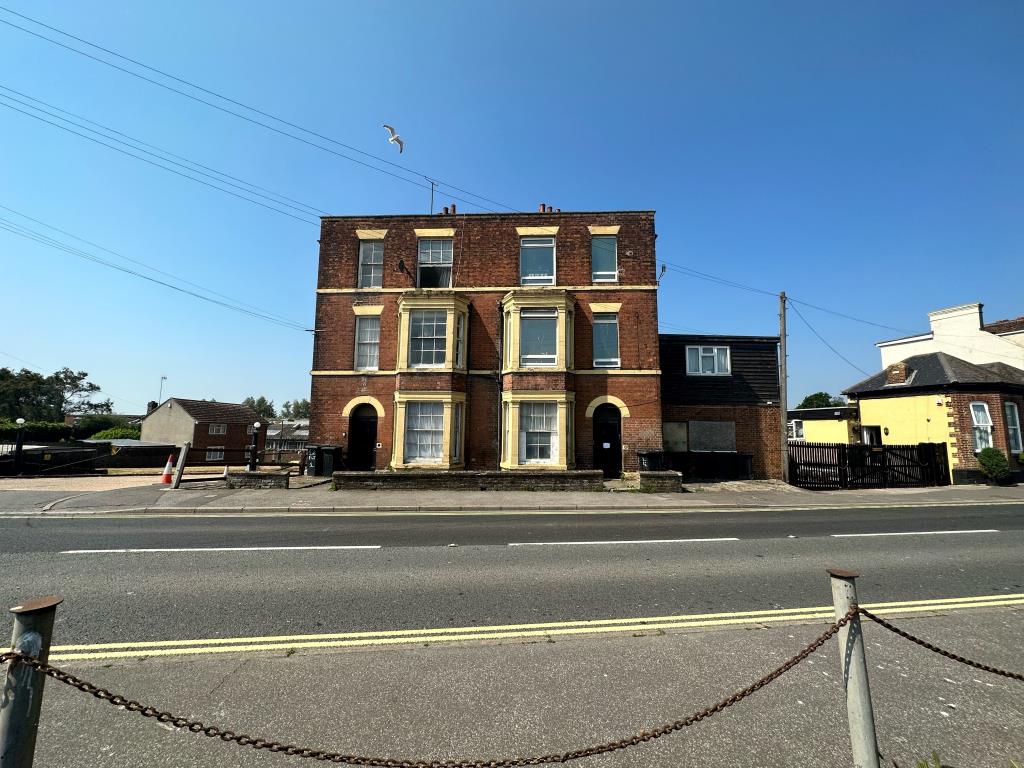 Lot: 142 - THREE BLOCKS OF FLATS WITH POTENTIAL -